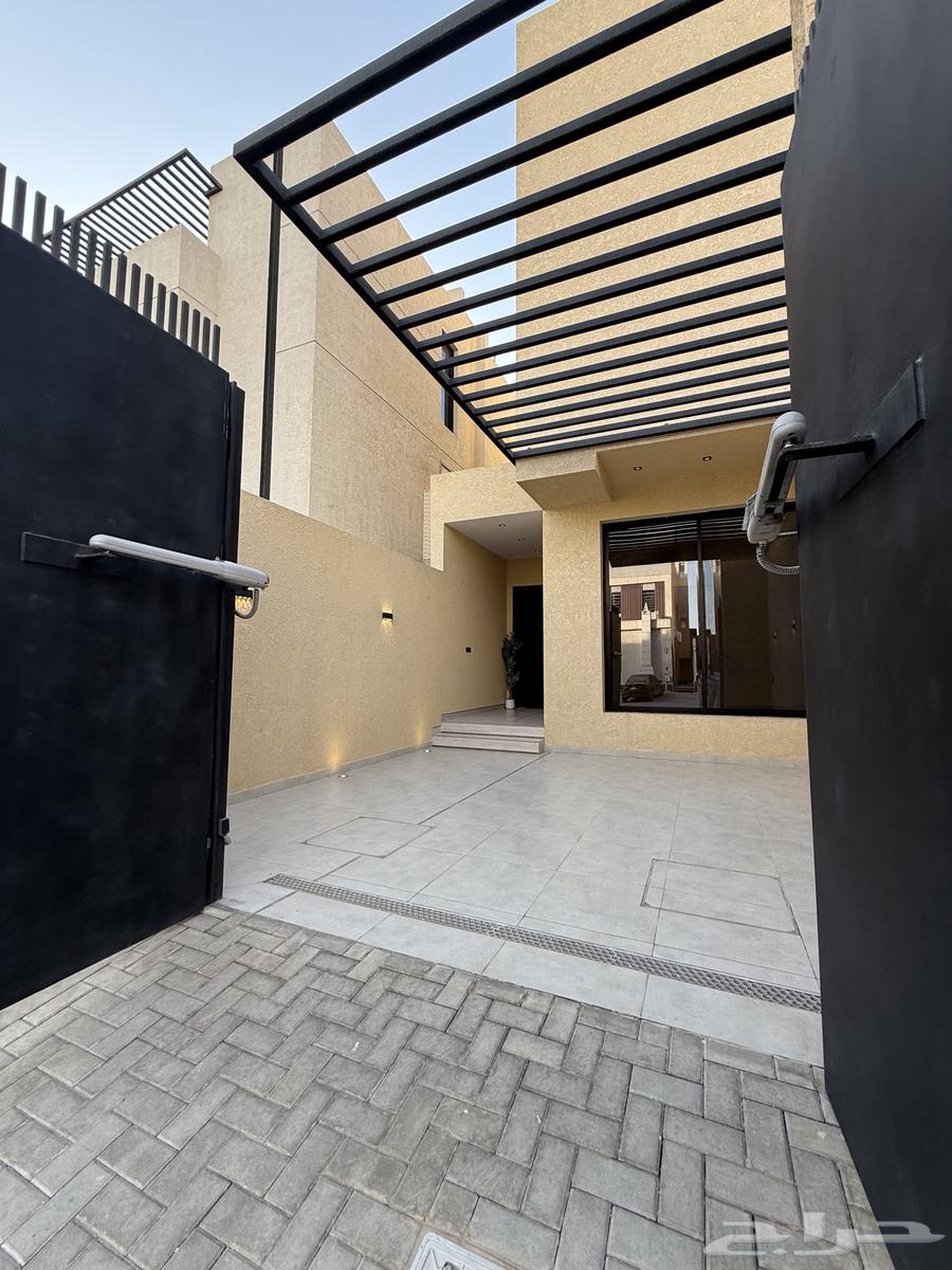 6 bedroom villa in Al Rimal 3