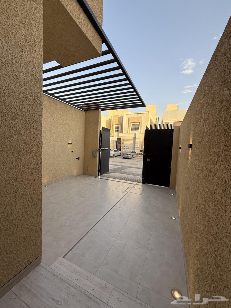 6 bedroom villa in Al Rimal 5