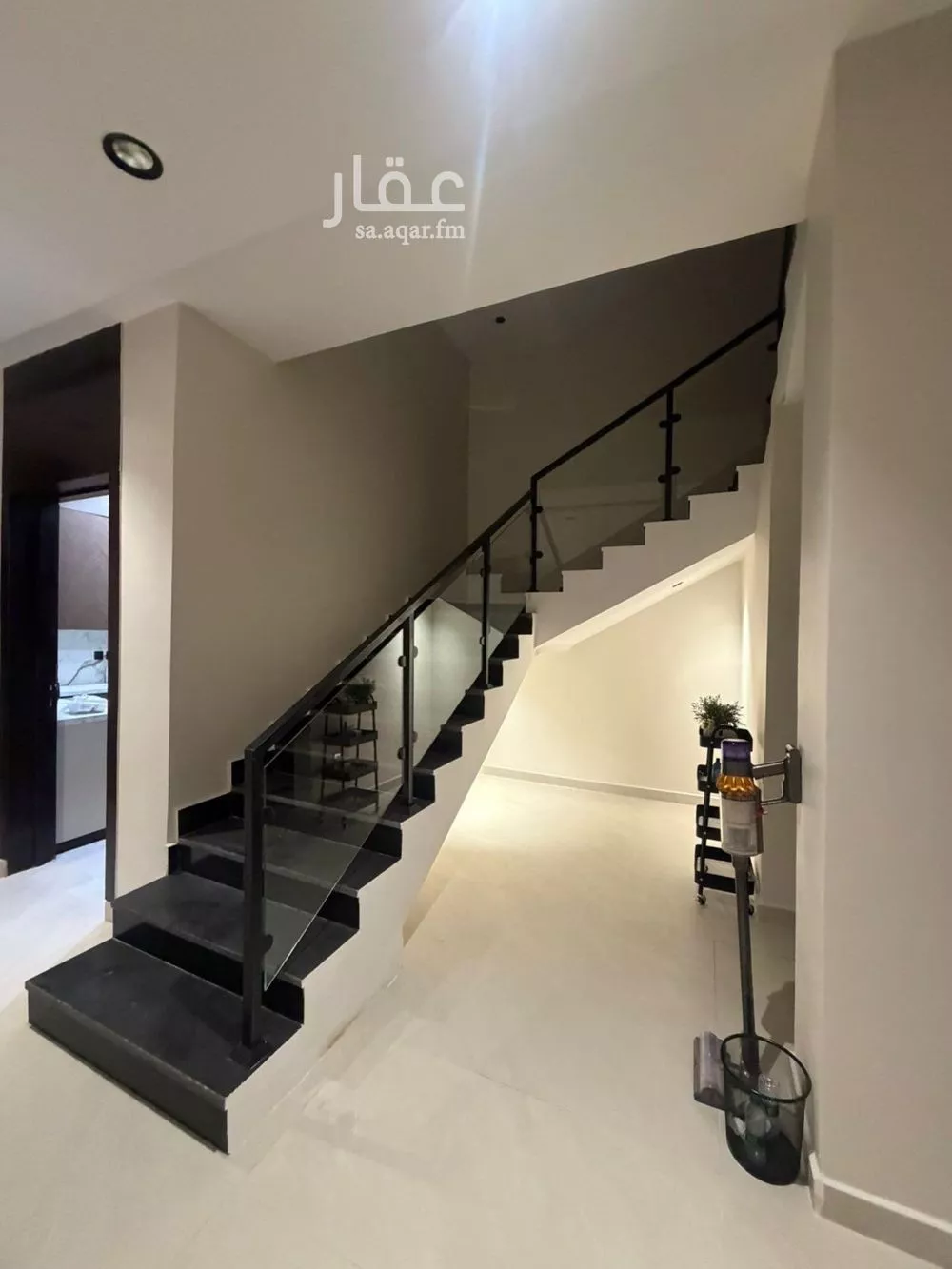 فيلا 6 غرف في الجنادرية 4