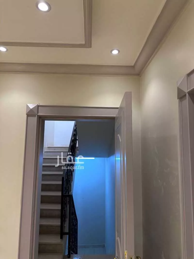 فيلا 7 غرف في الندى 9
