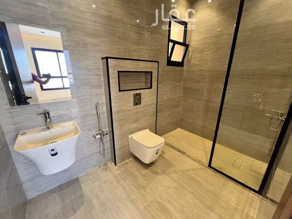 3 bedroom apartment in Al Yarmouk 16