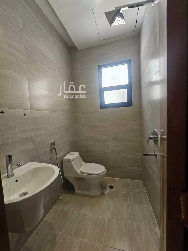 3 bedroom floor in Al Janadriyah 4
