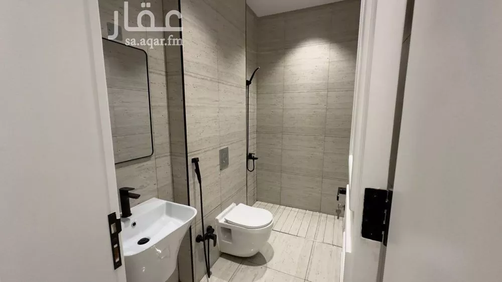 3 bedroom apartment in Al Malqa 12