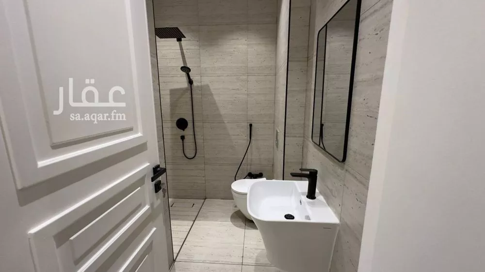 3 bedroom apartment in Al Malqa 16