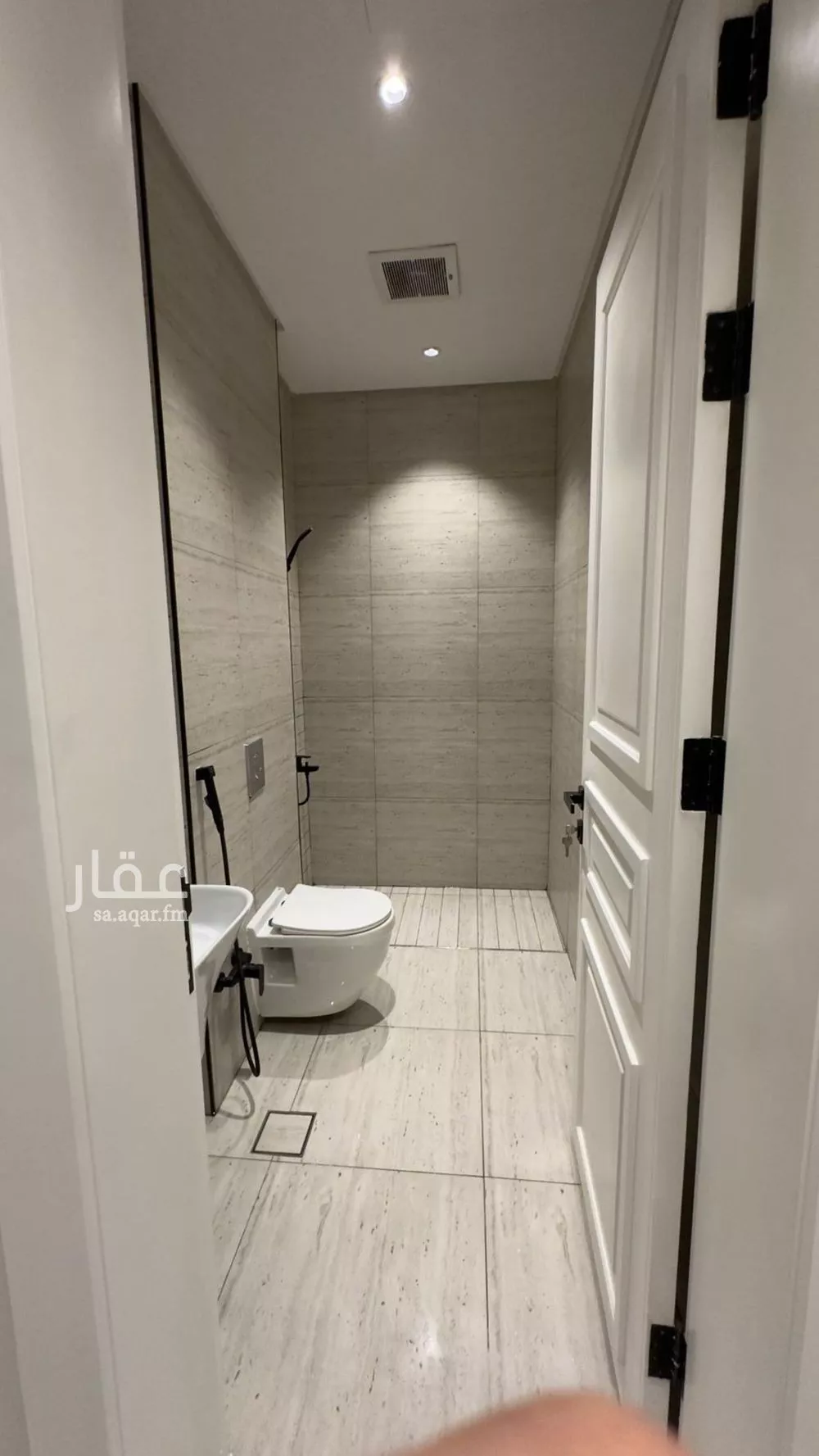 3 bedroom apartment in Al Malqa 10