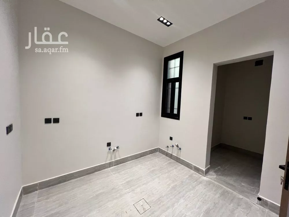 3 bedroom apartment in Al Yarmouk 12