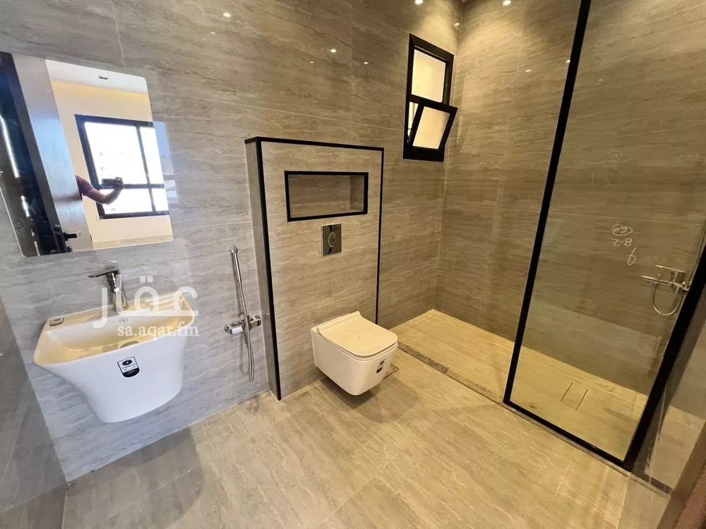 3 bedroom apartment in Al Yarmouk 18