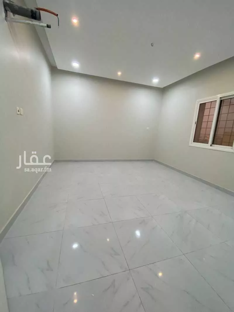 شقة 4 غرف في طيبة 11