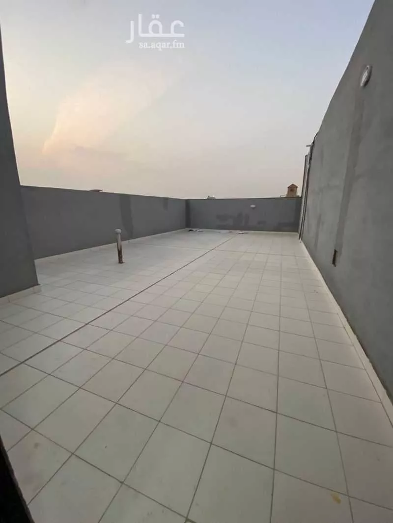 شقة 4 غرف في طيبة 12