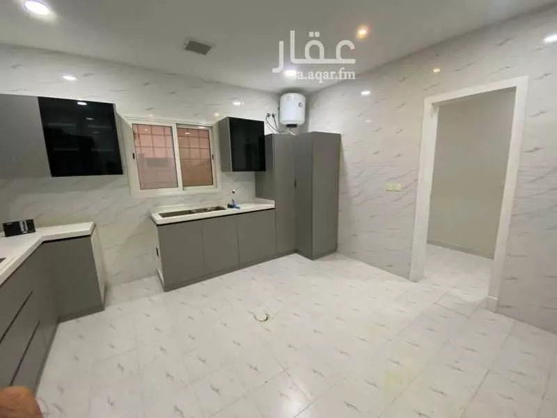 شقة 4 غرف في طيبة 10