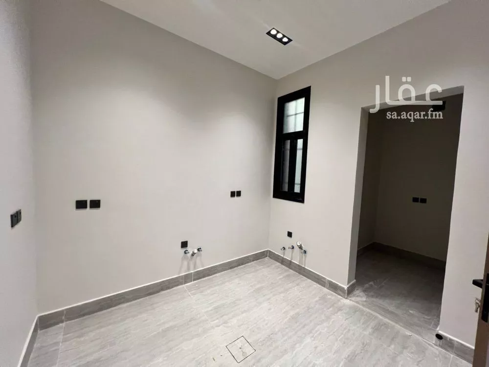3 bedroom apartment in Al Yarmouk 6