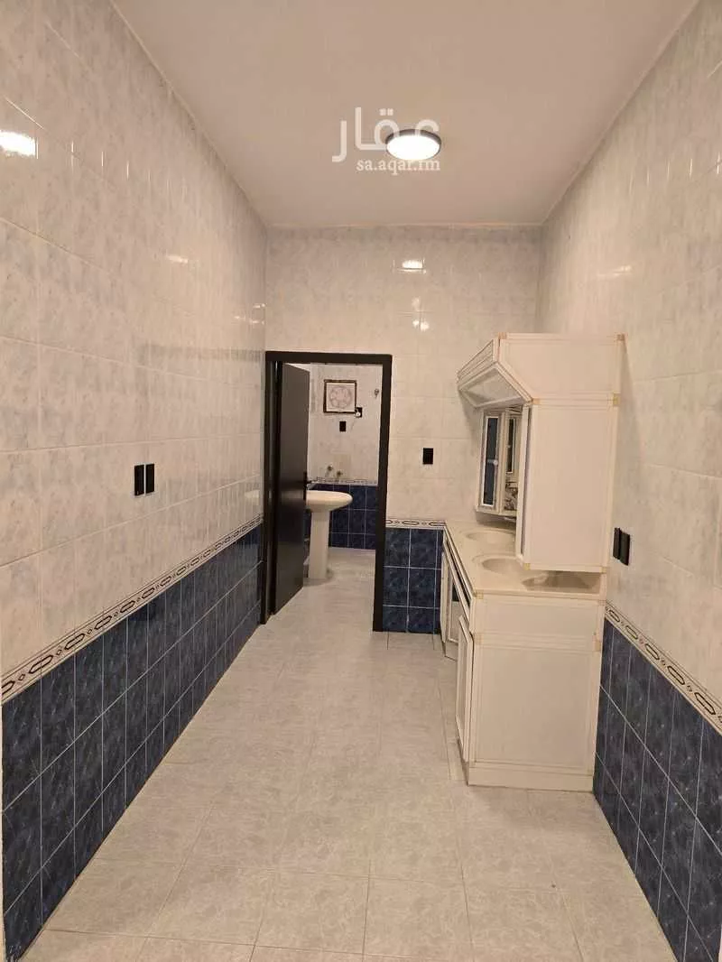 عمارة 593 م² في عبدالله فؤاد 11