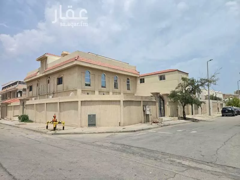 عمارة 593 م² في عبدالله فؤاد 14