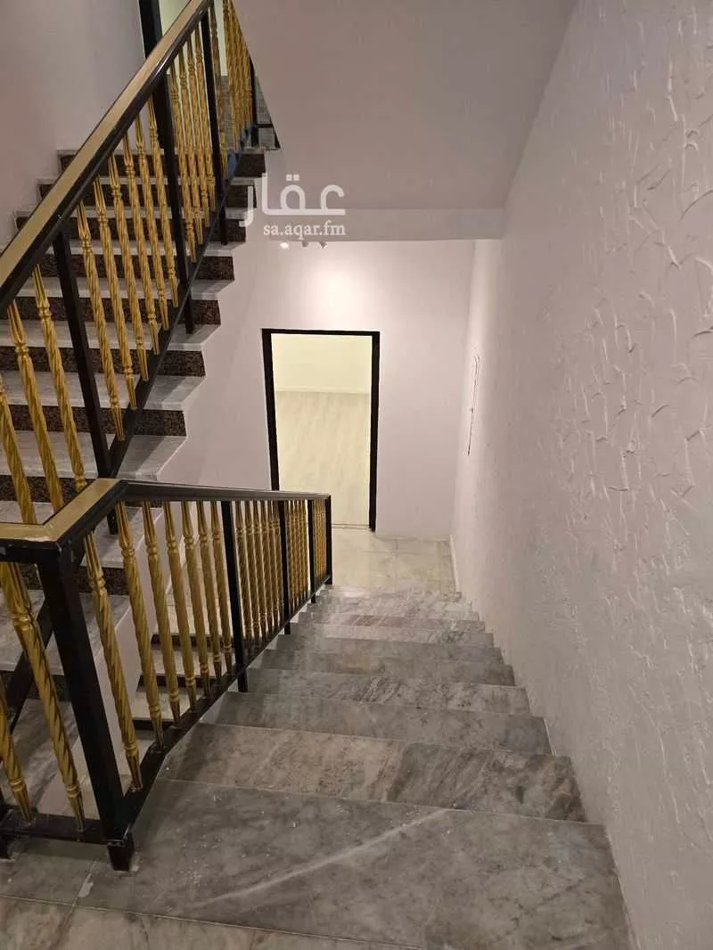 عمارة 593 م² في عبدالله فؤاد 9
