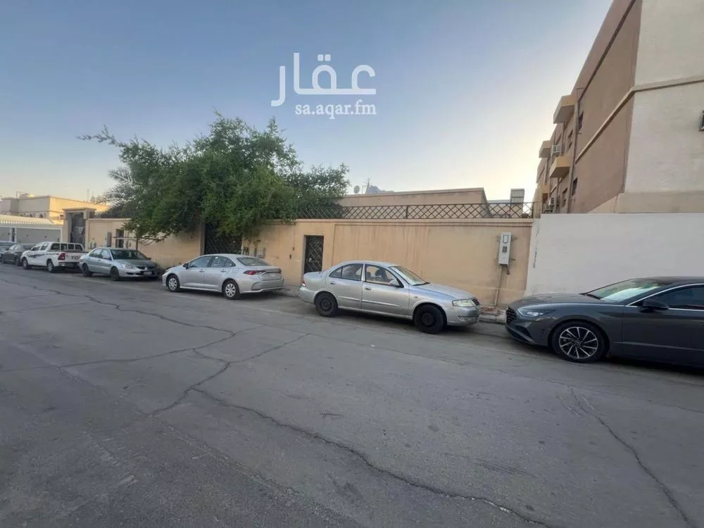 فيلا 6 غرف في المربع 3