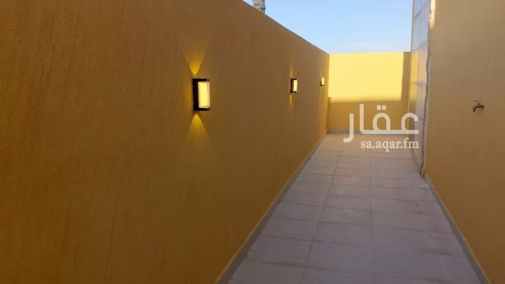 دور 4 غرف في العارض 8