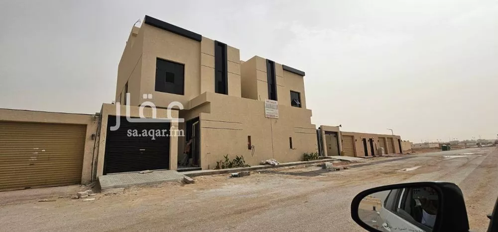 5 bedroom villa in Al Aridh 2