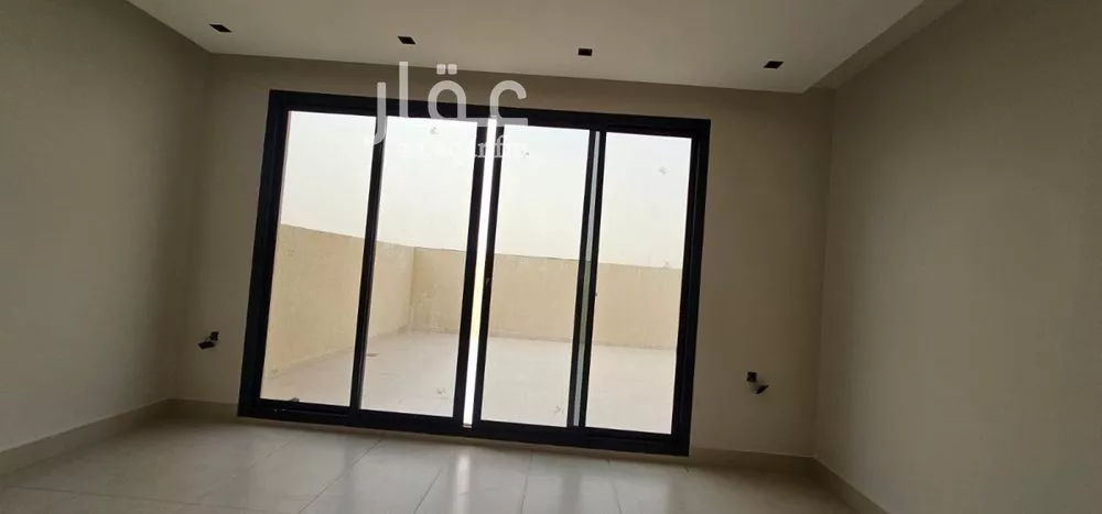 5 bedroom villa in Al Aridh 3