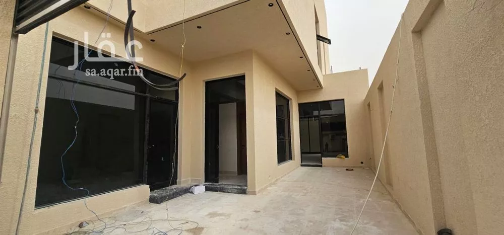 5 bedroom villa in Al Aridh 8