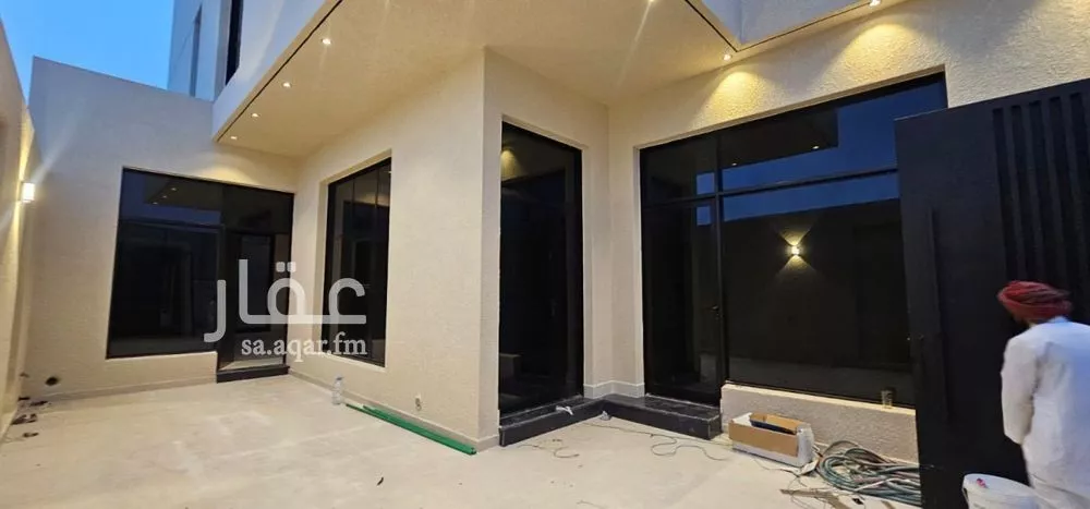 5 bedroom villa in Al Aridh 9