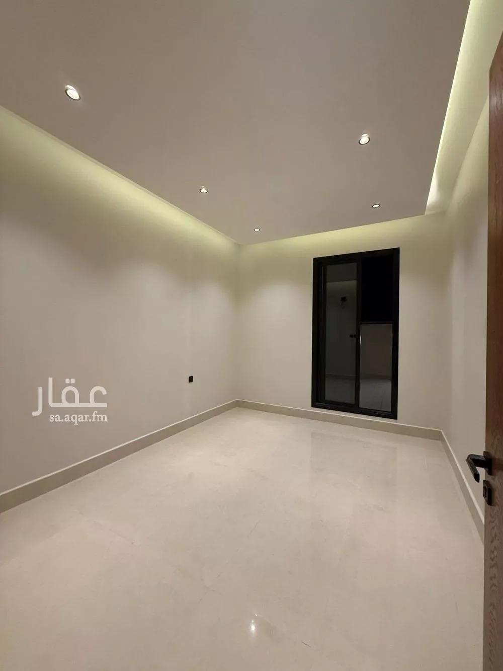 فيلا 5 غرف في العارض 4