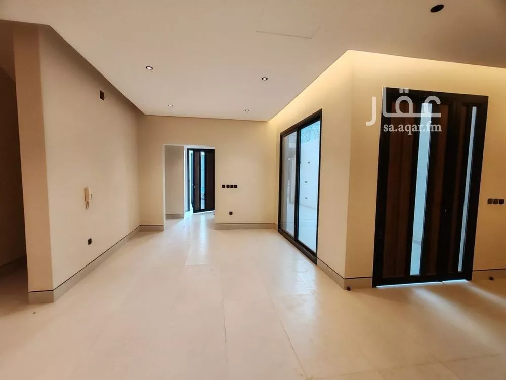 فيلا 5 غرف في العارض 6