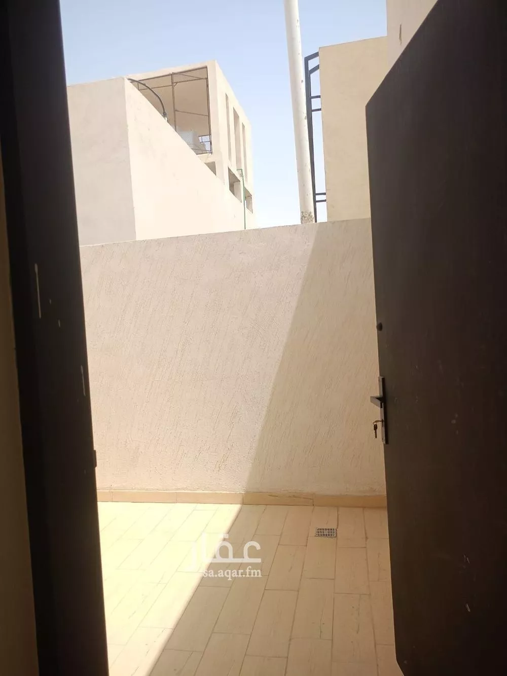 فيلا 4 غرف في الجنادرية 8