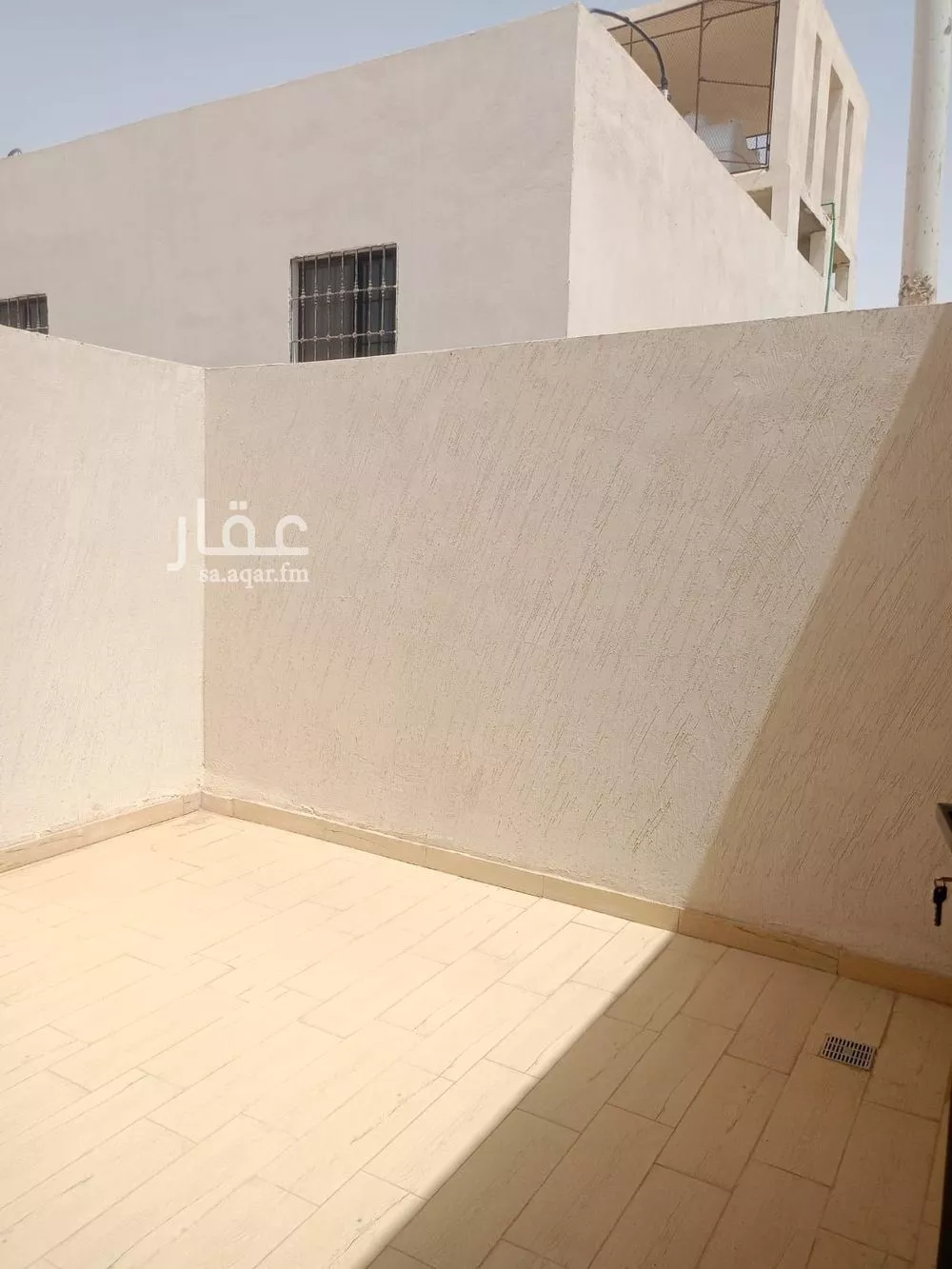 فيلا 4 غرف في الجنادرية 9
