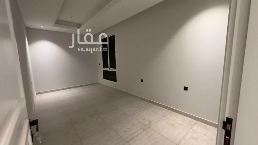 شقة 3 غرف في الملقا 11
