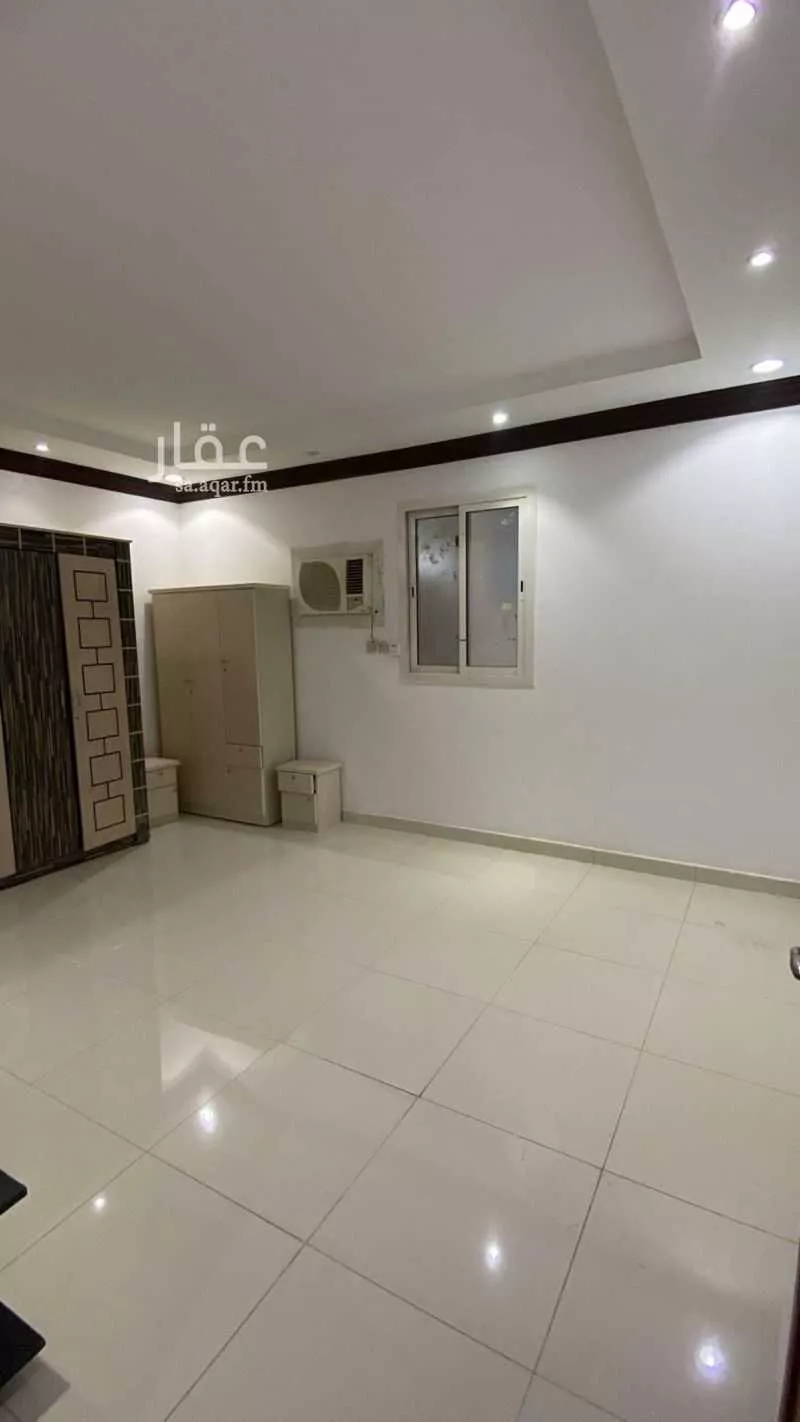 عمارة 916 م² في العارض 5
