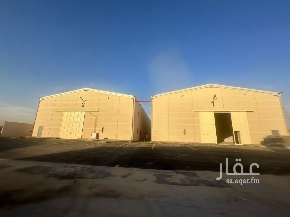 مستودع 4000 م² في طيبة 6