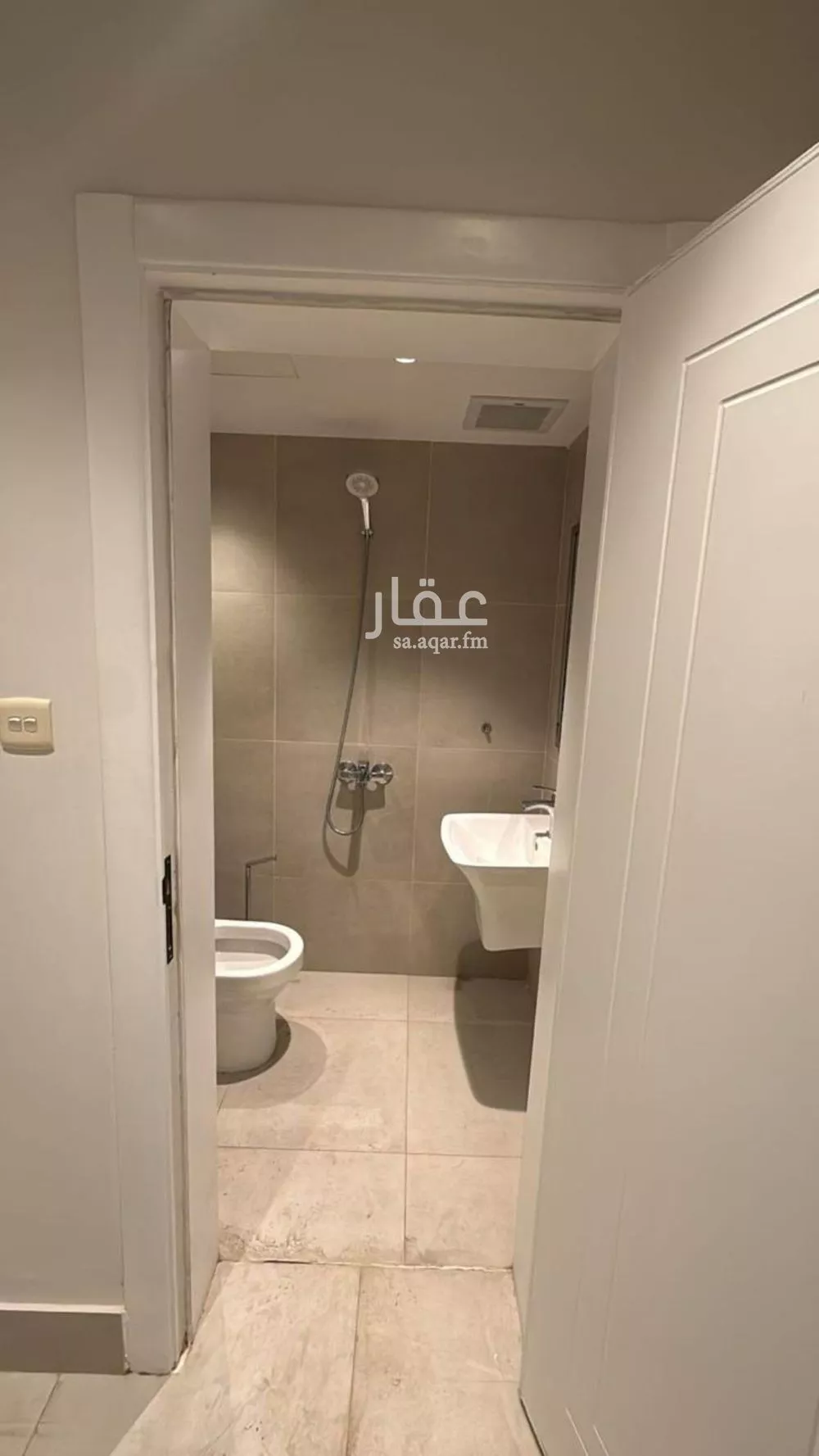 شقة 3 غرف في العليا 5