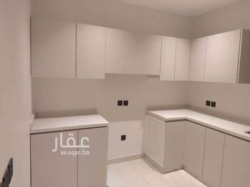 شقة 5 غرف في الحمرا 13