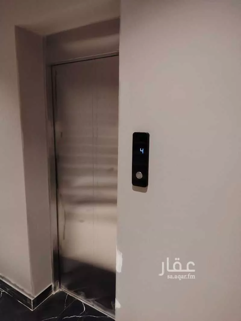 شقة 5 غرف في الحمرا 3