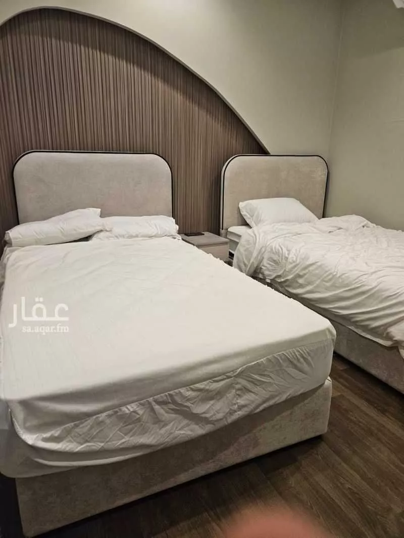 شقة 4 غرف في الحمرا 8