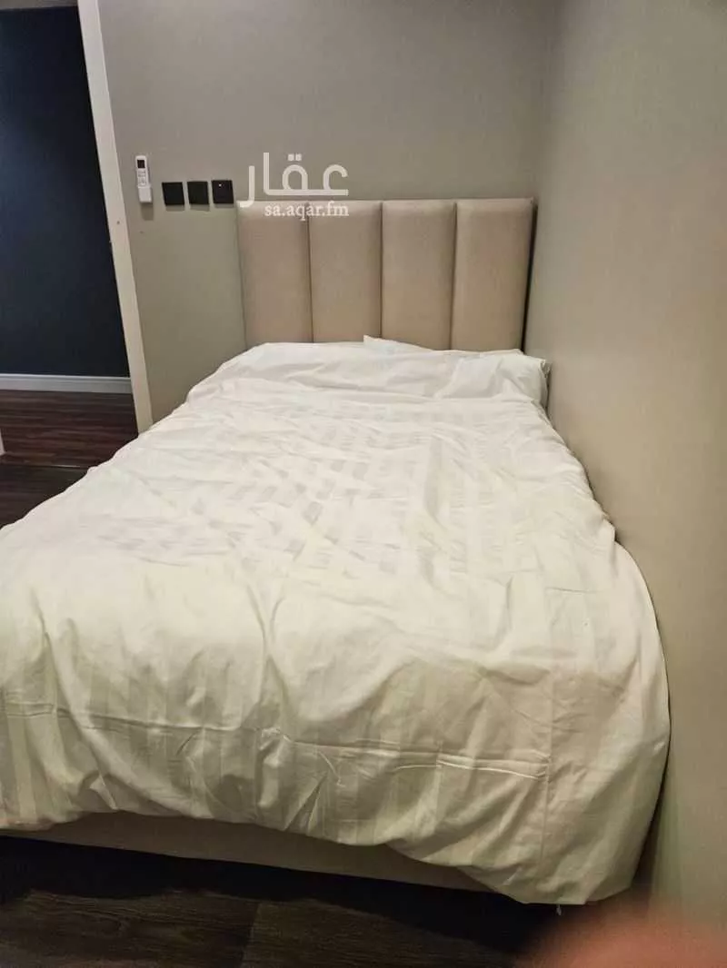 شقة 4 غرف في الحمرا 10