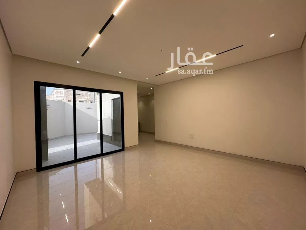 9 bedroom villa in Al Shiraa 4