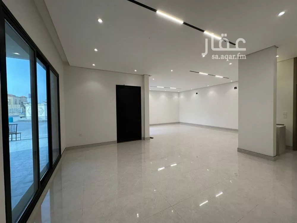 9 bedroom villa in Al Shiraa 6