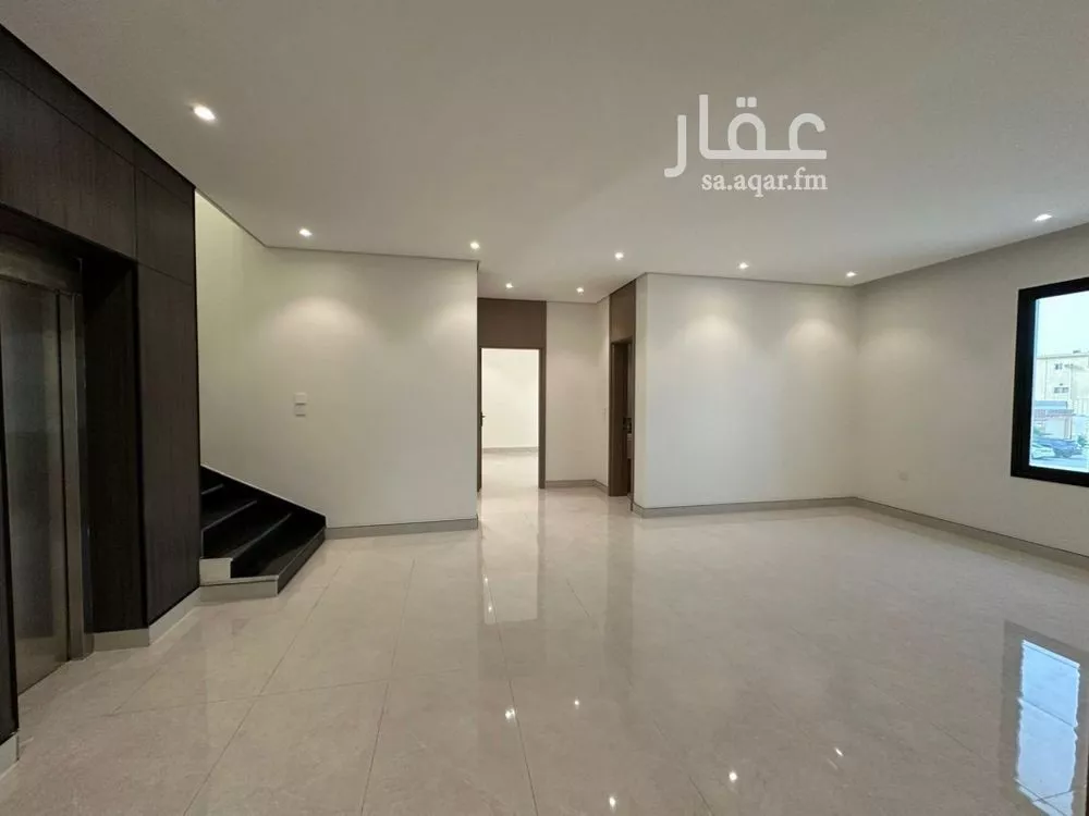 9 bedroom villa in Al Shiraa 7