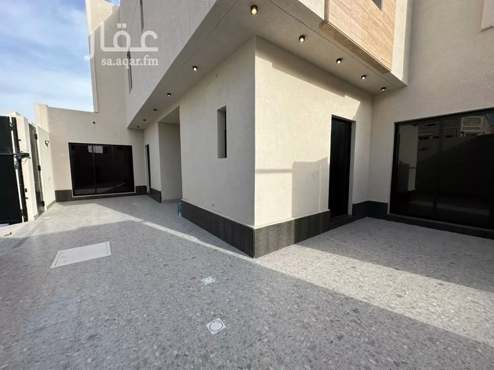 9 bedroom villa in Al Shiraa 10
