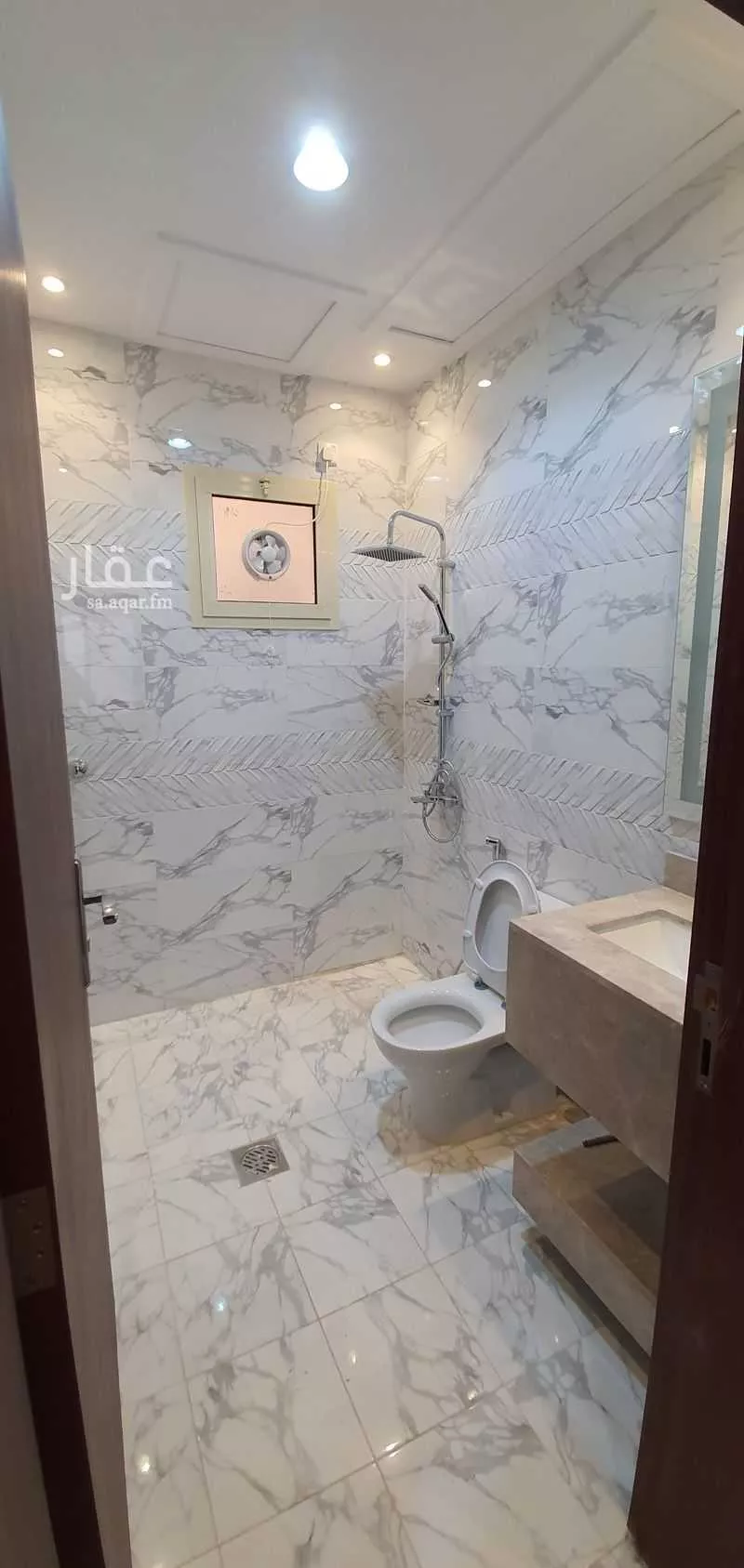 فيلا 5 غرف في الياقوت 10