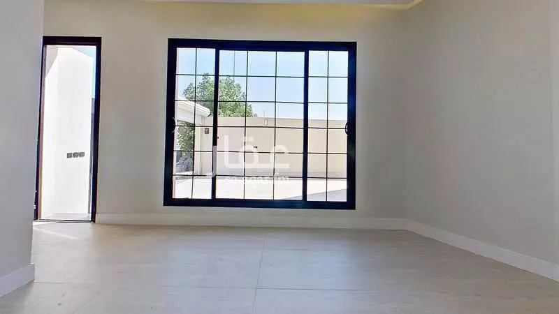 فيلا 5 غرف في الشراع 7