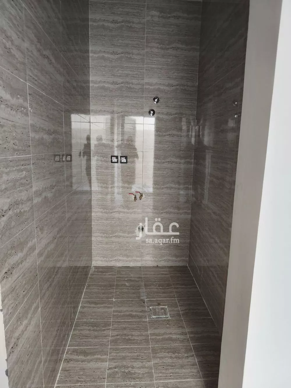 6 bedroom villa in Al Buhairah 11