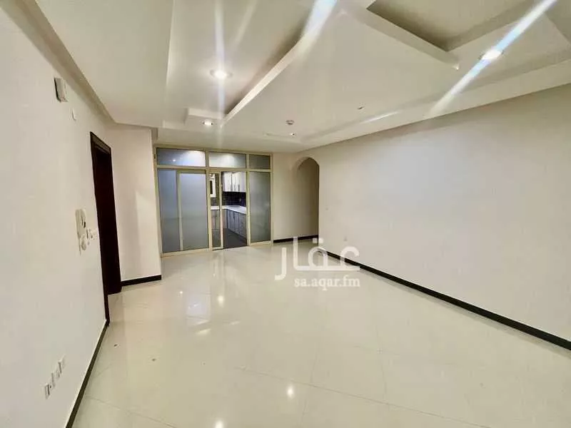4 bedroom apartment in Al Qusur 8