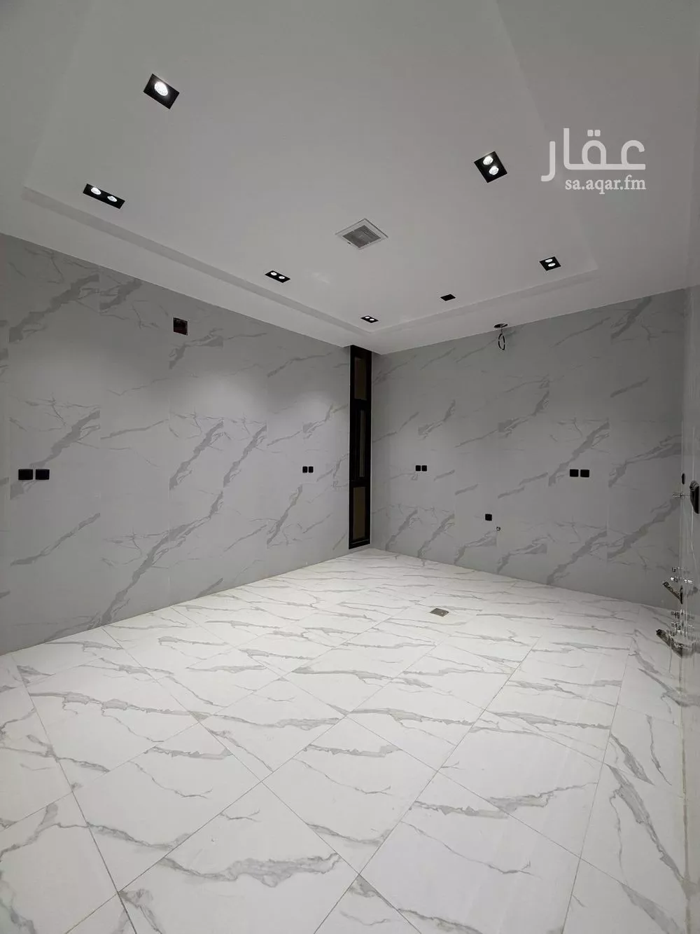 4 bedroom floor in Al Khaleej 2