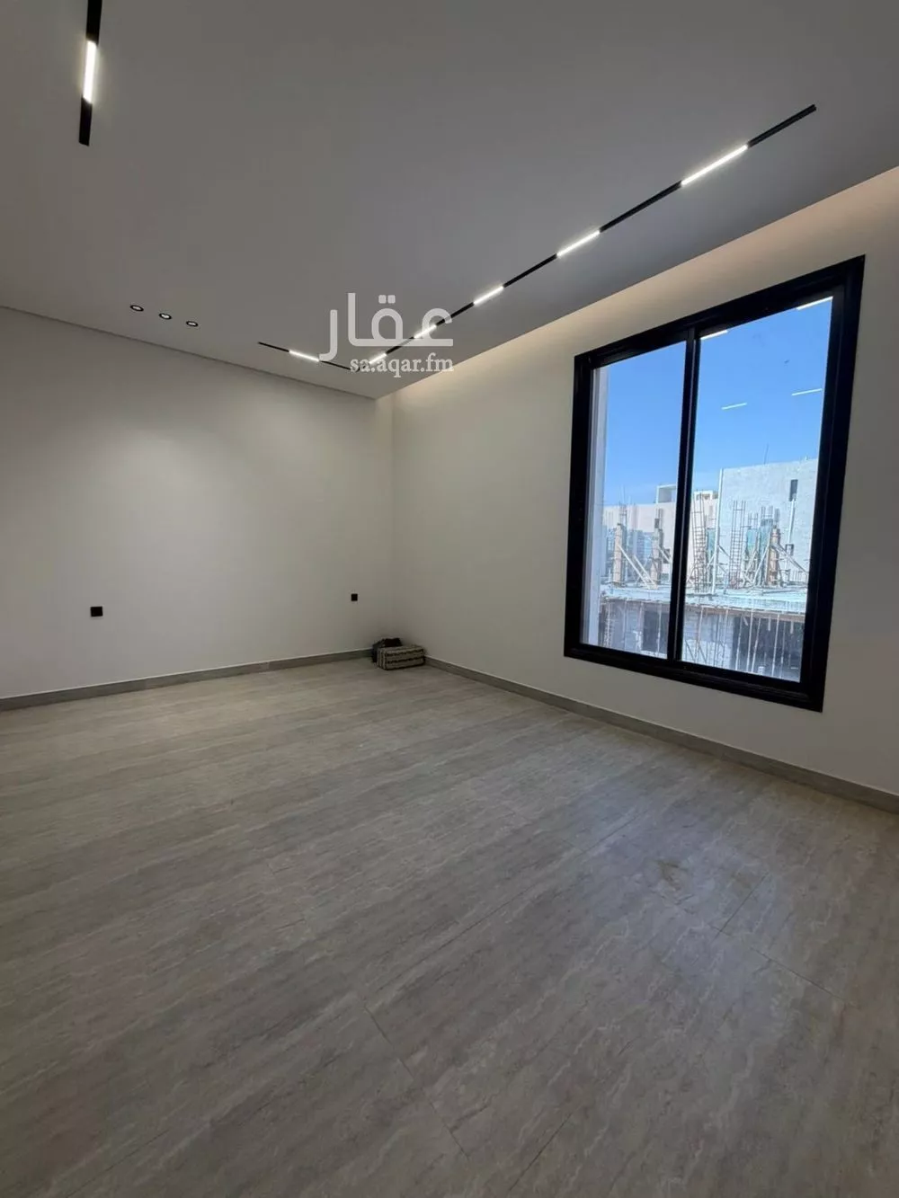 3 bedroom floor in Al Maizilah 2