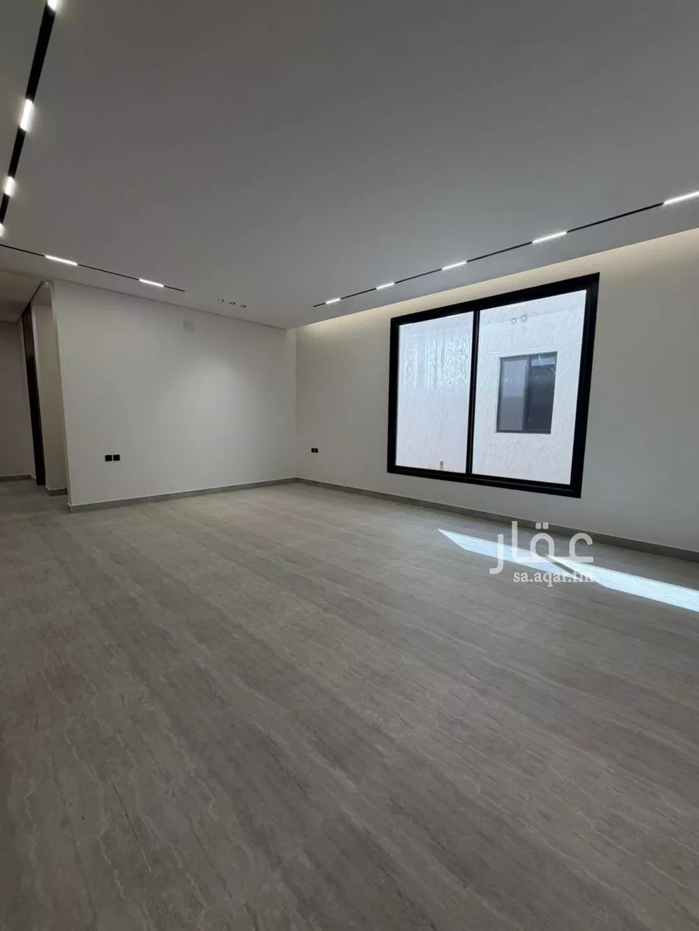 3 bedroom floor in Al Maizilah 11