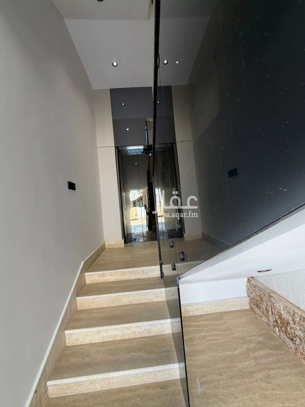 3 bedroom floor in Al Maizilah 13