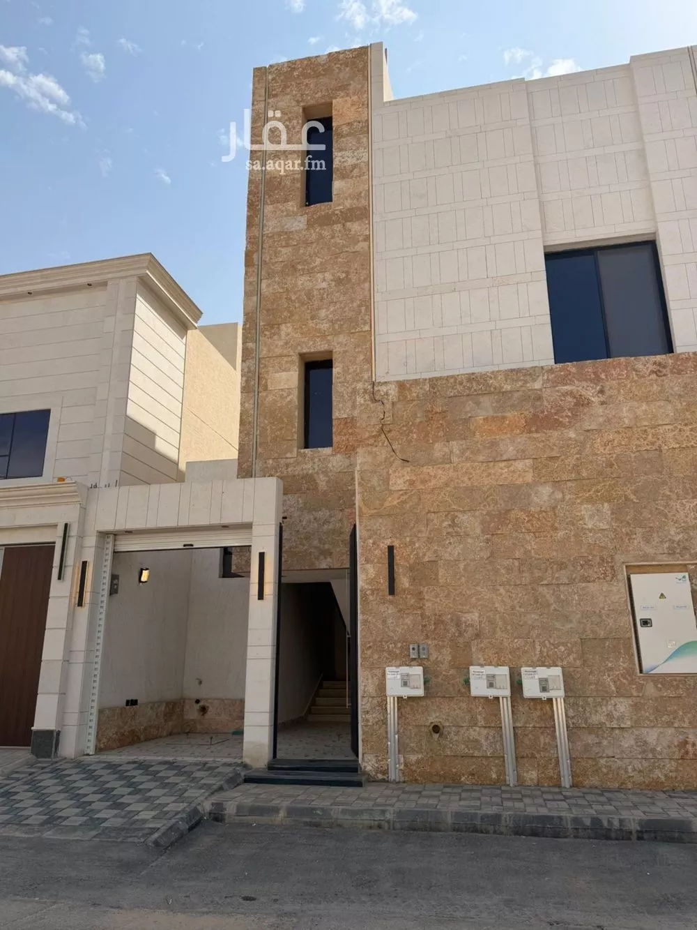 3 bedroom floor in Al Maizilah 7