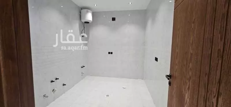 دور 5 غرف في طيبة 9